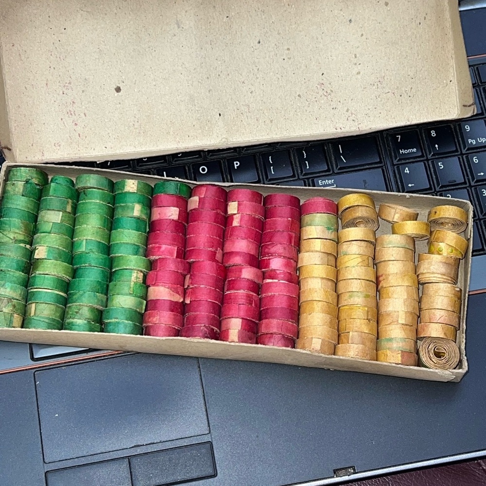 Paper Caps - Picture 2 of 3